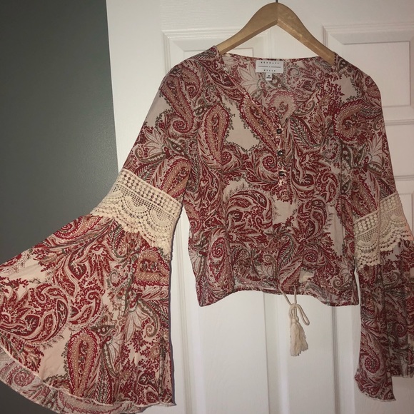 Kendall + Kylie bell sleeve crop top - Picture 4 of 5